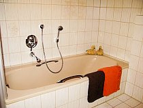 Bad mit Badewanne der Ferienwohnung 1 im Haus Krennwies